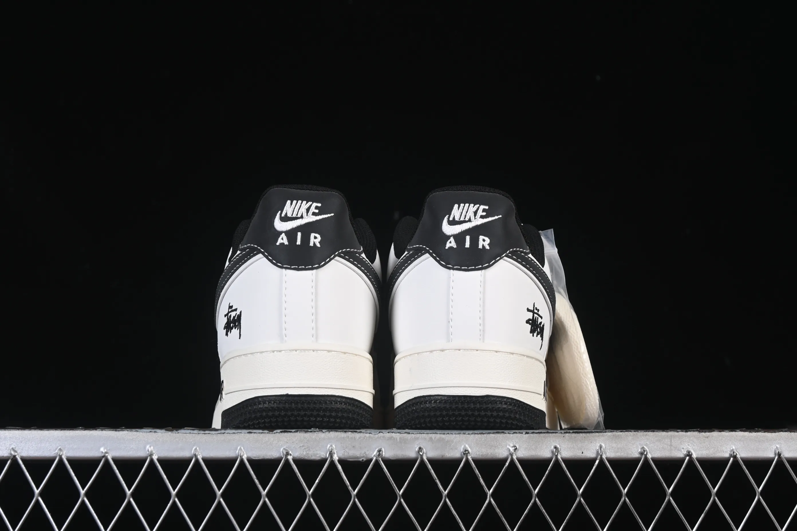 All categories Nk Air Force 1 Air Force series Nk Air Force 1 Low Air Force low-top Nike Air Force 1'07 Low Stusi co-branded beige hook black bottom Air Force 1 low-top casual sneakers CS5288-037
